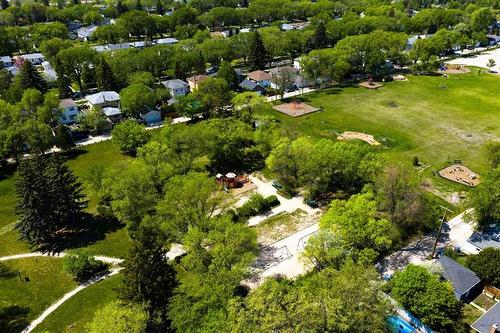 698 Brock St, Winnipeg, MB 