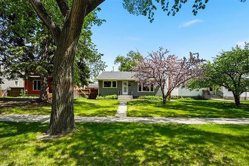 698 Brock St, Winnipeg, MB 