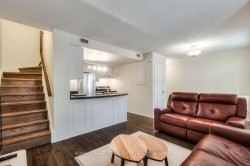 16-100 Redpath Avenue Toronto, ON M4S 2J7