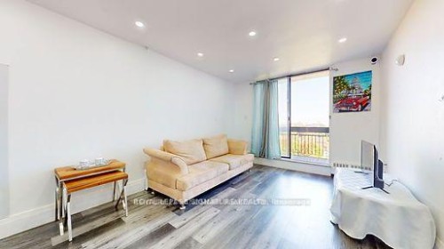 806-4673 Jane Street, Toronto, ON - Indoor
