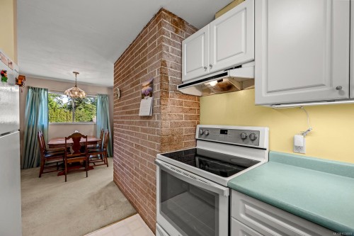 1617 Robb Ave, Comox, BC 