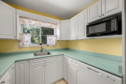 1617 Robb Ave, Comox, BC 