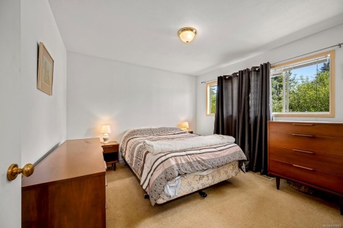 1617 Robb Ave, Comox, BC 