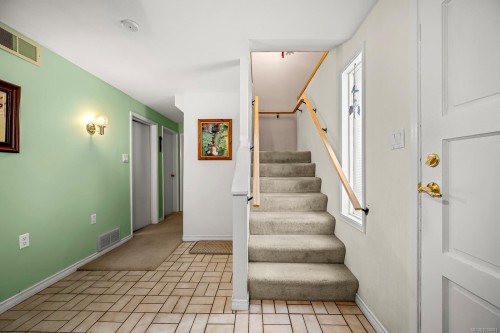 1617 Robb Ave, Comox, BC 