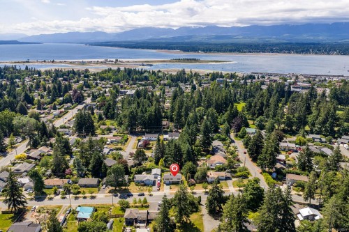 1617 Robb Ave, Comox, BC 