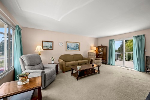 1617 Robb Ave, Comox, BC 