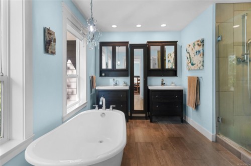1571 Meadowood Way, Qualicum Beach, BC 