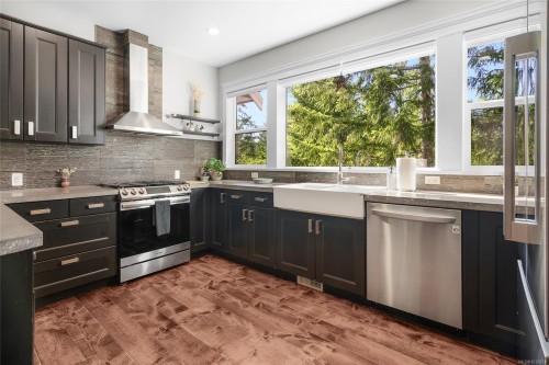 1571 Meadowood Way, Qualicum Beach, BC 