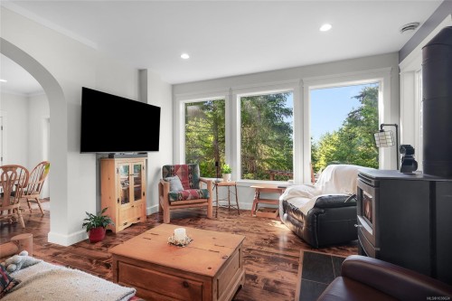 1571 Meadowood Way, Qualicum Beach, BC 