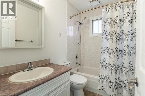 Bathroom - 92 East 24Th Street, Hamilton, ON - Indoor Photo Showing Bathroom