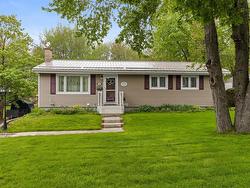 100 SKYRIDGE Avenue Sackville, NS B4C 1R2