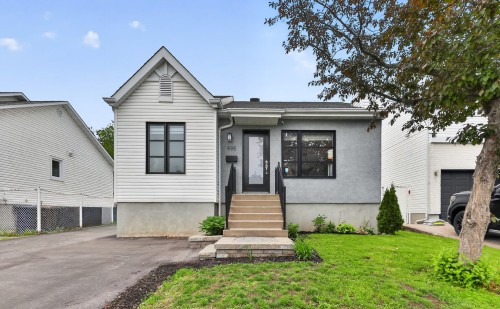 995 Rue de Brétigny  Laval (Fabreville), QC H7P 5X1