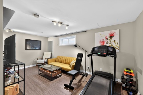 Salle familiale - 995 Rue De Brétigny, Laval (Fabreville), QC - Indoor Photo Showing Gym Room