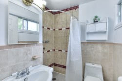 Salle de bains attenante à la CCP - 