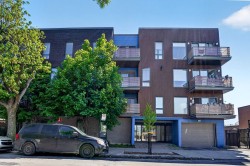 Façade - 
