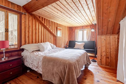 Chambre à coucher - 1355A Ch. Du Mont-Loup-Garou, Sainte-Adèle, QC - Indoor Photo Showing Bedroom