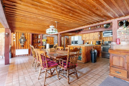Salle à manger - 1355A Ch. Du Mont-Loup-Garou, Sainte-Adèle, QC - Indoor Photo Showing Dining Room