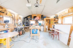 Garage - 