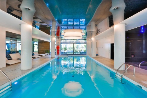 Piscine - 708-198 Rue Ann, Montréal (Le Sud-Ouest), QC - Indoor Photo Showing Other Room With In Ground Pool