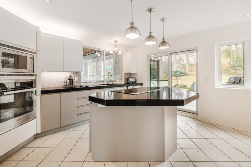 Kitchen - 1495 Rue Des Alouettes, Saint-Bruno-De-Montarville, QC - Indoor Photo Showing Kitchen With Upgraded Kitchen