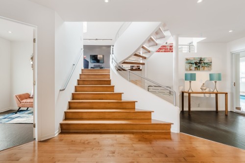 Staircase - 1495 Rue Des Alouettes, Saint-Bruno-De-Montarville, QC - Indoor Photo Showing Other Room