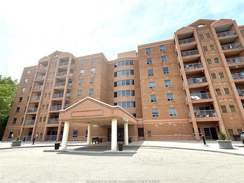 207-3915 Southwinds  Windsor, ON N9G 2S8