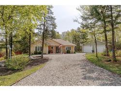 412 Hampton RD  Quispamsis, NB E2E 4V5