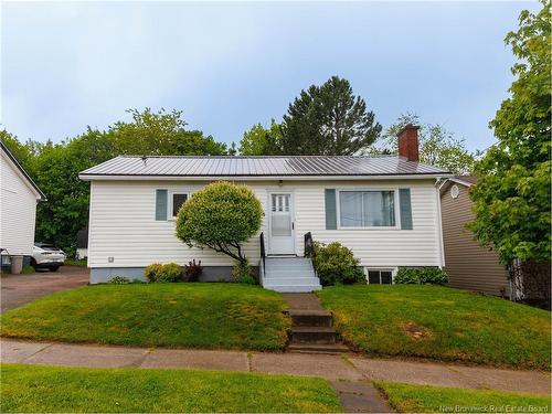 198 Jones St, Moncton, NB 