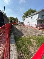 194 Bertrand ST  Winnipeg, MB R2H 0N6
