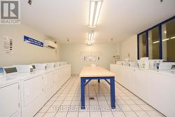 Coin Laundry room - 