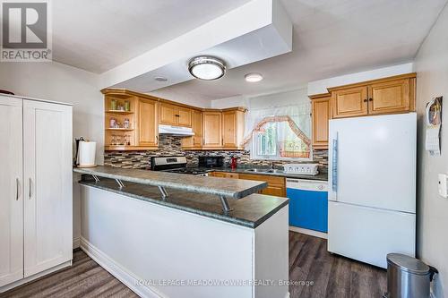 1157 Kos Boulevard, Mississauga, ON - Indoor Photo Showing Kitchen
