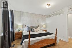 Primary bedroom 14x12.6ft - 