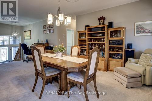 100 Allegra Drive, Wasaga Beach, ON - Indoor Photo Showing Dining Room