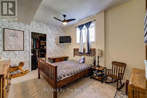 100 Allegra Drive, Wasaga Beach, ON - Indoor Photo Showing Bedroom