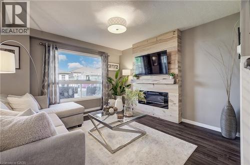 101 Edgemere Drive, Cambridge, ON - Indoor Photo Showing Living Room With Fireplace