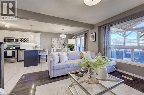 101 Edgemere Drive, Cambridge, ON - Indoor Photo Showing Dining Room