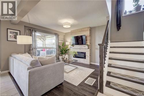101 Edgemere Drive, Cambridge, ON - Indoor Photo Showing Bedroom