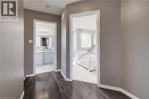 101 Edgemere Drive, Cambridge, ON - Indoor Photo Showing Living Room
