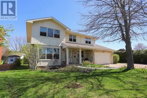 44 Woodhurst DR  Sault Ste. Marie, ON P6C 5Y9
