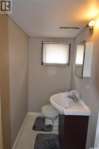 579 25Th Street E, Prince Albert, SK - Indoor Photo Showing Bathroom