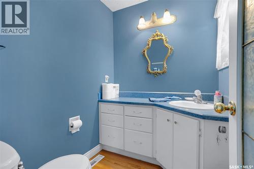 444 Q Avenue N, Saskatoon, SK - Indoor Photo Showing Bathroom