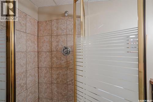 444 Q Avenue N, Saskatoon, SK - Indoor Photo Showing Bathroom