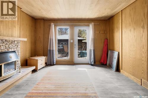 444 Q Avenue N, Saskatoon, SK - Indoor With Fireplace