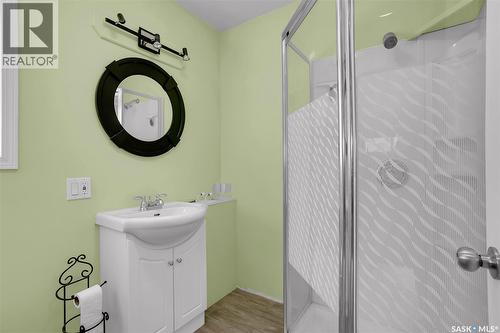 444 Q Avenue N, Saskatoon, SK - Indoor Photo Showing Bathroom