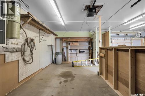 444 Q Avenue N, Saskatoon, SK - Indoor Photo Showing Garage