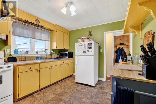 1288 Main Road, Dunville, NL - Indoor Photo Showing Kitchen
