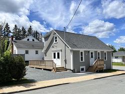95 Cornwallis Street Lunenburg, NS B0J 2C0