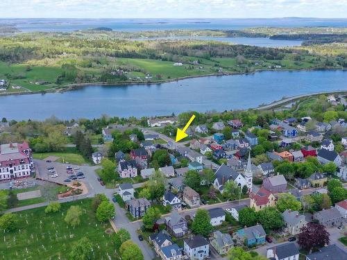 95 Cornwallis Street, Lunenburg, NS 