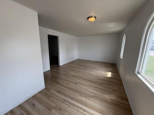165 Third Street, Dryden, ON - Indoor Photo Showing Other Room