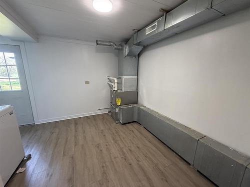 165 Third Street, Dryden, ON - Indoor Photo Showing Garage